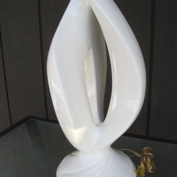 Rare Vintage 1960's White Ceramic Helix Table Lamp - Picture 2 of 7